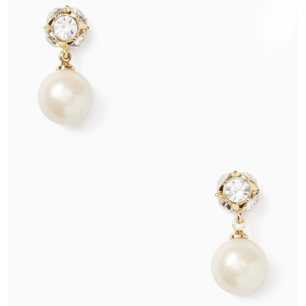 Elegant Gold and Pearl Drop Earrings